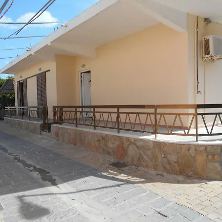 Village House Apartmán