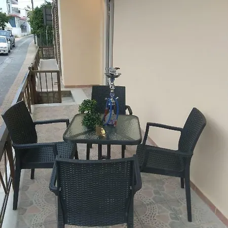 Village House 아파트 Kalithies